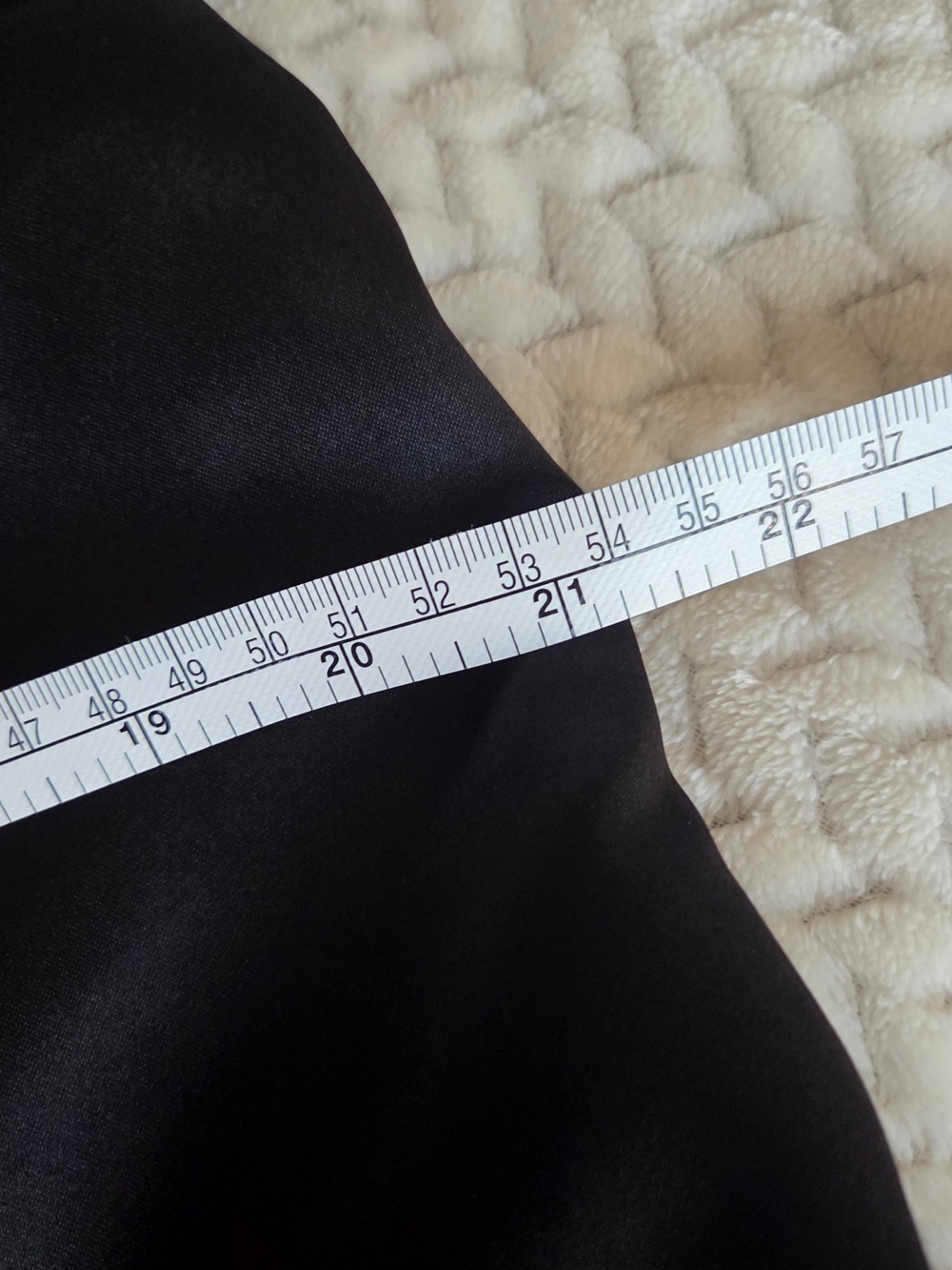 Elegant Black Lace Appliqué Midi Dress - Picture 8 of 12